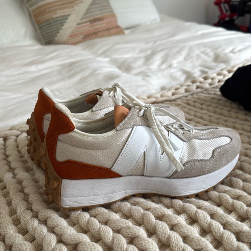 New balance 327 - orange & white